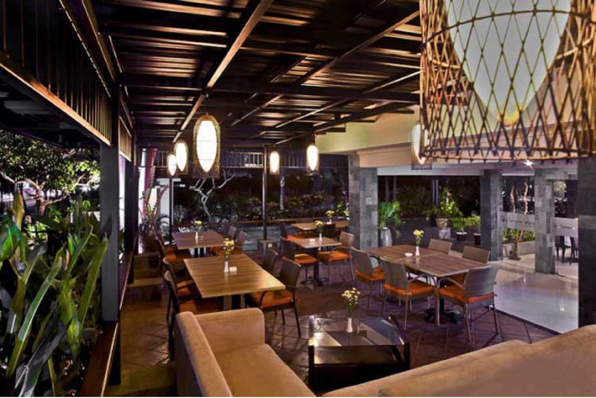 Bloo Bali Hotel Kuta  Exterior photo